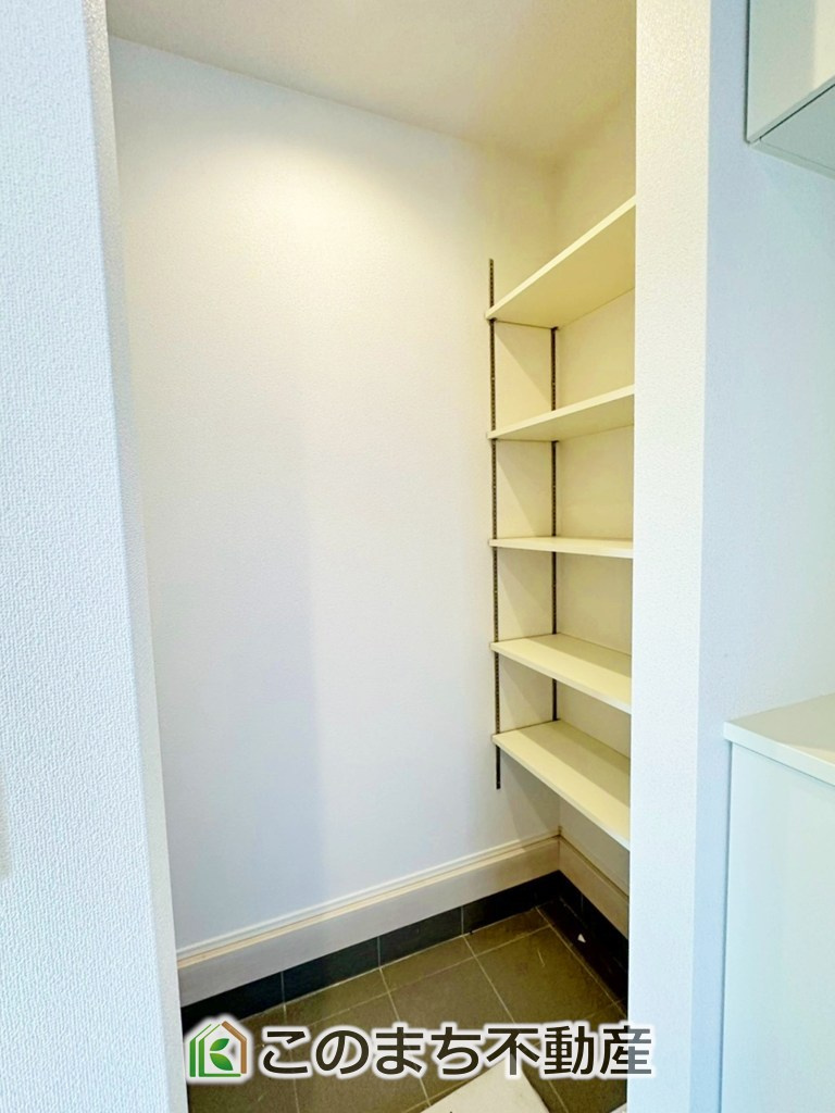 グラファーレ宇都宮市針ヶ谷町2期の収納|大きな荷物も収納出来るシューズクロークもございます♪