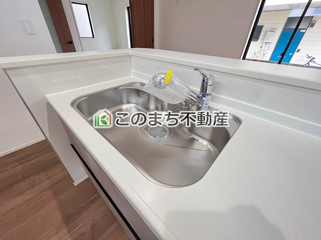 グラファーレ宇都宮市針ヶ谷町2期のキッチン|同社施工物件の写真です。※建具やフローリング、その他仕様が違う場合がございます。