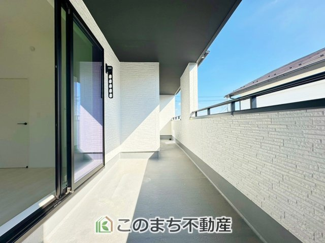 グラファーレ宇都宮市針ヶ谷町2期のバルコニー|"南向きバルコニーがございます！
陽当りが確保されておりますので洗濯物も速乾です！"
