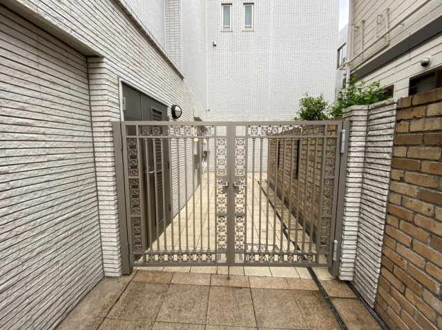 【エントランス】 | カテリーナ赤塚フレックス