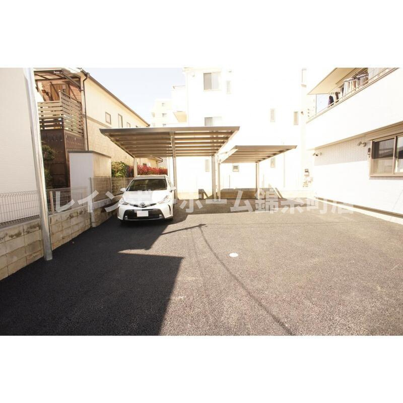 ピルツの駐車場