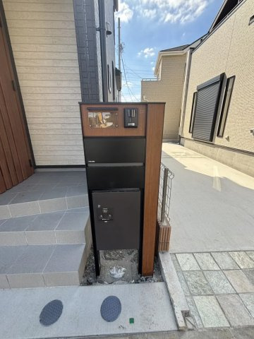 新座市栄2丁目　省エネ×制震　長期優良住宅　最終1棟のその他|宅配ボックス