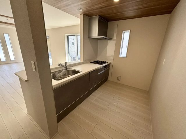 新座市栄2丁目　省エネ×制震　長期優良住宅　最終1棟のキッチン