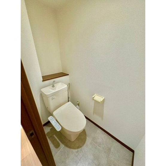 【トイレ】 | ヴィラアンドゥミル | 落ち着いたトイレです