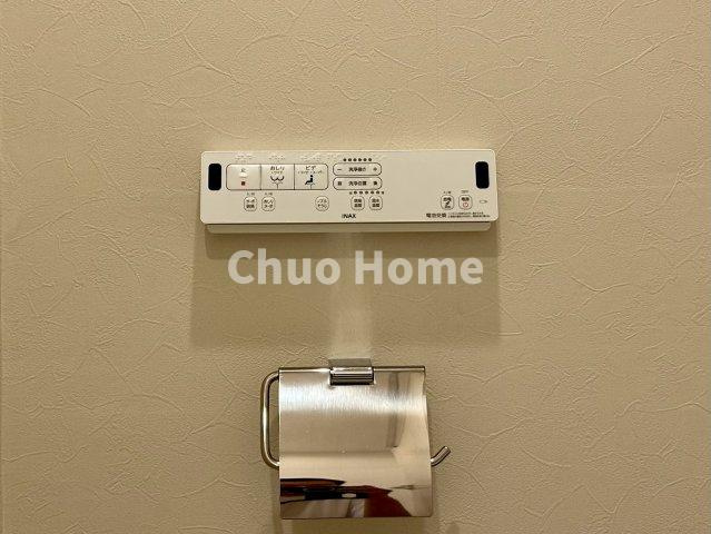 アルシオン小岩の内装|【ウォシュレット】清潔に使いたいお手洗いには最適な設備です。もちろんウォームレットも標準装備です。