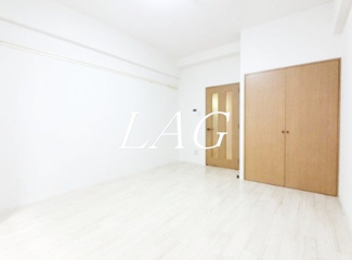 【居間・リビング】 | リリーパレスナルシマⅢ | 洋室のお部屋です。