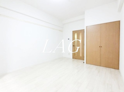 【居間・リビング】 | リリーパレスナルシマⅢ | 洋室のお部屋です。