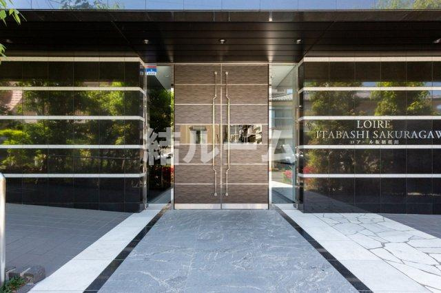 板橋区桜川２丁目の賃貸マンションのエントランス