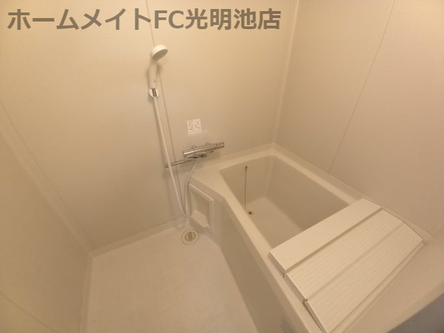 ハイツ鴨谷台B棟の浴室