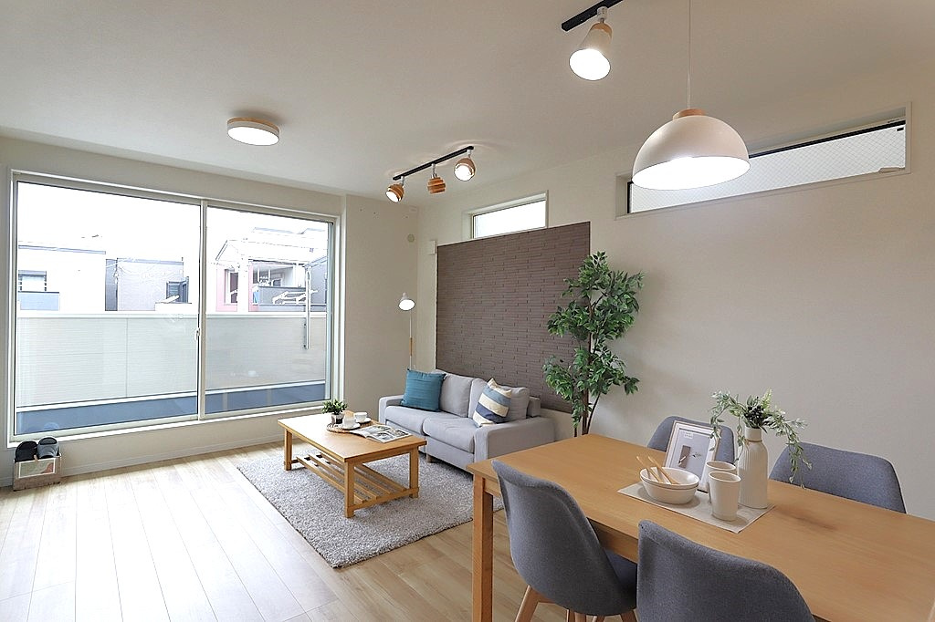 大阪府大阪市住之江区東加賀屋3-4-4-11の居間・リビング