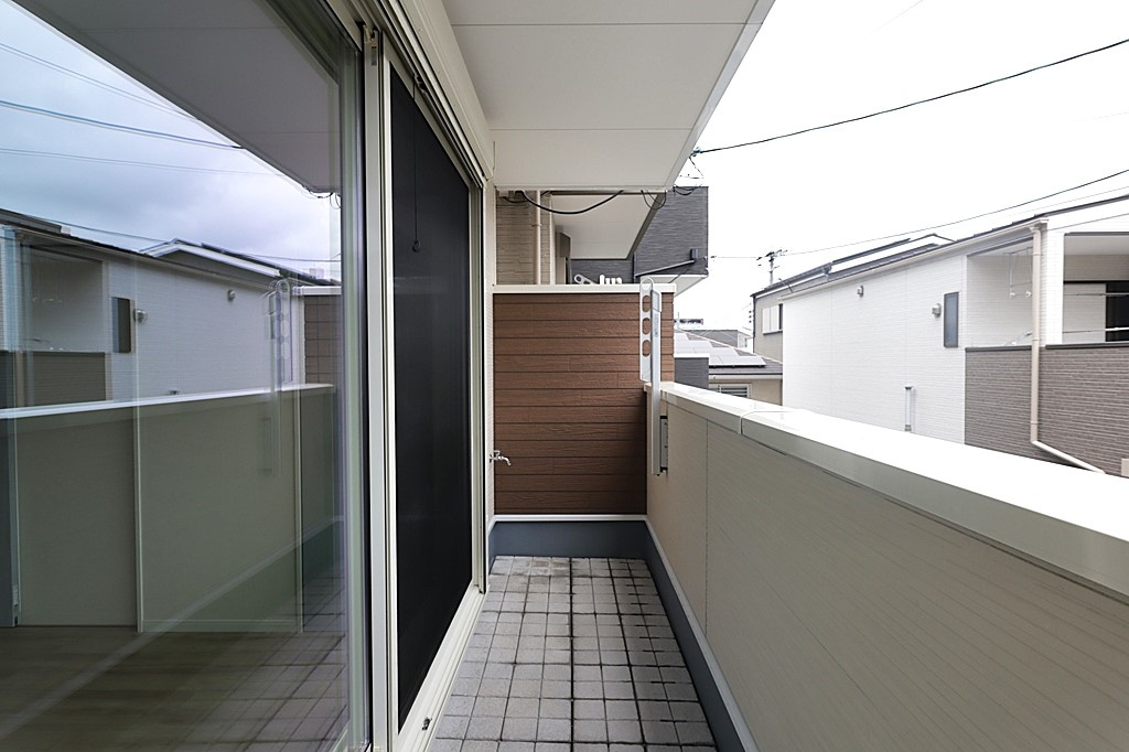 大阪府大阪市住之江区東加賀屋3-4-4-11のバルコニー