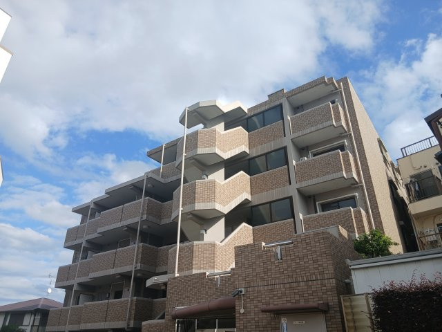 パルステージ逆瀬川の外観