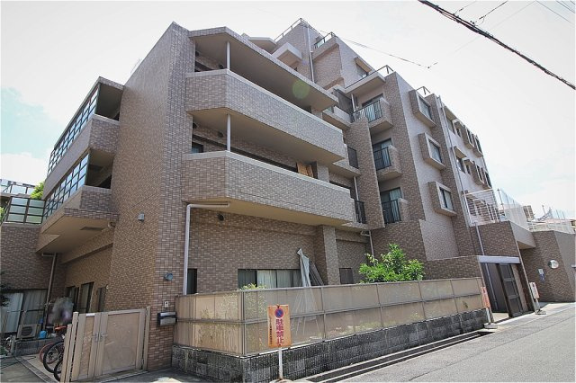 ファミール魚崎駅前の外観