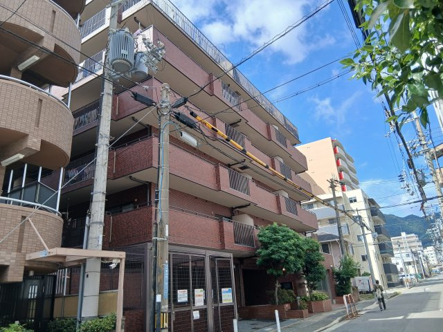 ライオンズマンション三宮東の外観