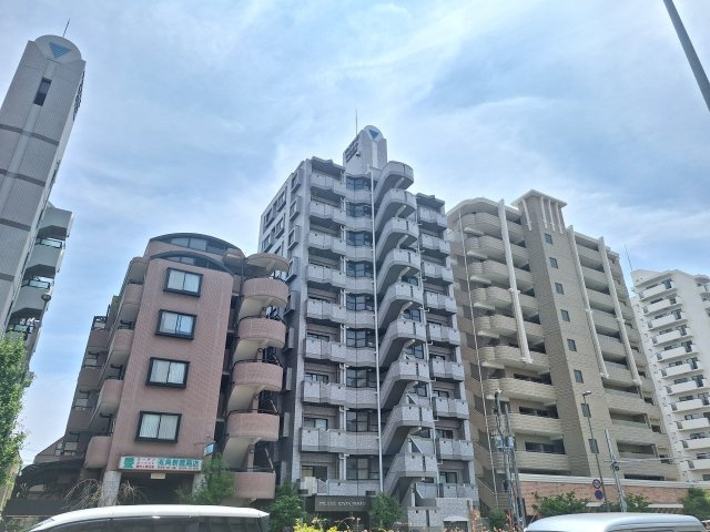 プレステージ甲南山手の外観
