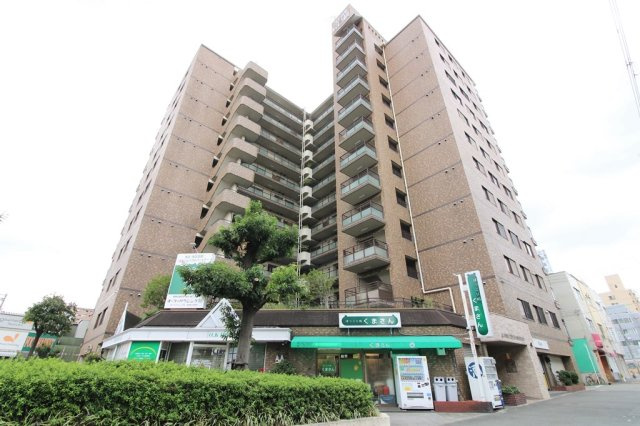 グローバル辰巳橋の外観