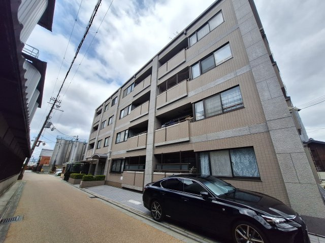 ロイヤル伏見桃山の外観