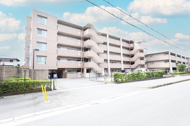 ロイヤルシャトー枚方牧野の外観