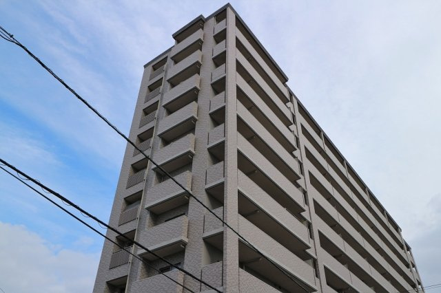 エスリード高田市駅南の外観