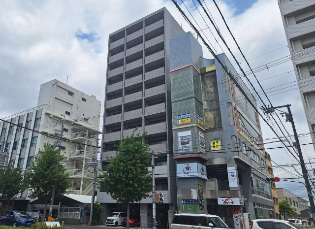 エスリード西大路駅前の外観