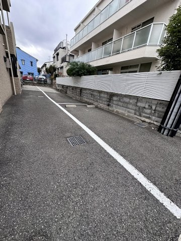 【駐車場】ヴィラヴァレオカモトイースト
