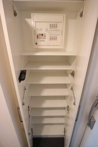 プラウドフラット中落合の玄関
