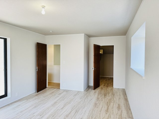 八王子市　南陽台　中古戸建ての収納|～大容量収納可能、ウォークインタイプのクローゼット～