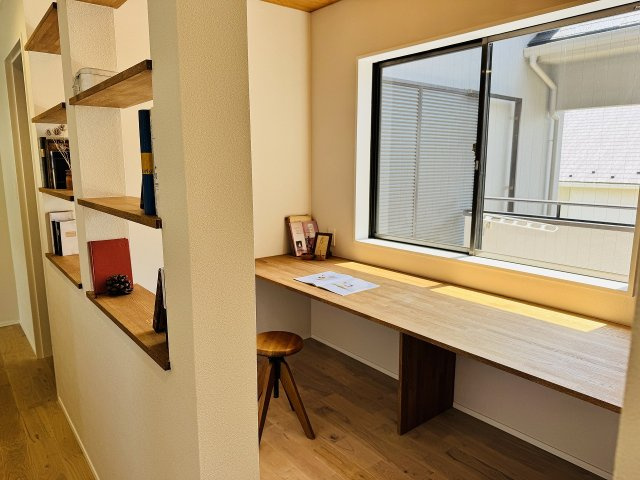八王子市　南陽台　中古戸建ての内装|～趣味時間が豊かになりそうな書斎～