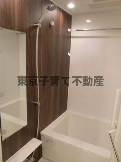 ドゥーエ蔵前の浴室