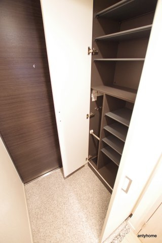 プレサンス江戸堀　仲介手数料無料の収納