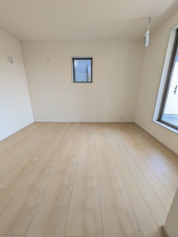 【いわき市常磐下船尾1期／全3棟　1号棟】　磐崎小・磐崎中の洋室|同施工◆居室の写真です。子供部屋としても、寝室としても、どんなインテリアにしようか…選ぶ楽しみが増えますね♪

