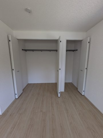 【いわき市好間町上好間第5／全3棟　1号棟】　◆子供が学校に上がる前にマイホームが欲しいあなたへ♪の洋室|同施工　■□■居室の写真です■□■　
木の温もりがナチュラルでくつろげる空間ですね。