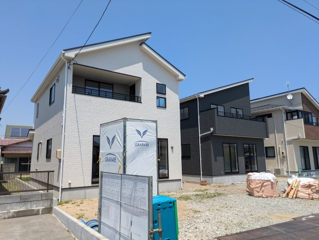 【小名浜大原　12期】　1号棟　☆新生活応援キャンペーン中☆　ローソン徒歩3分の外観|外観の写真です。お洒落な新築は気分が上がりますね♪　ご見学の際はご一緒に周辺環境などもお確かめいただけます♪