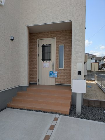 【いわき市泉町滝尻第2】　3号棟　　憧れのマイホームを手に入れませんか？の玄関|◆
一緒に理想の住まいを見つけましょう！（＾＾）
お住まいの相談だけでなく、地域の事についても是非お気軽に尋ねてください！
お問い合わせは不動産プラスまで☆

