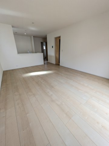 【いわき市泉町滝尻第2】　3号棟　　憧れのマイホームを手に入れませんか？の居間・リビング|◆リビングの写真です◆　広々としたLDKに、自分好みのインテリアでレイアウト。季節ごとに模様替えなども、楽しみの一つとなりそうです♪

