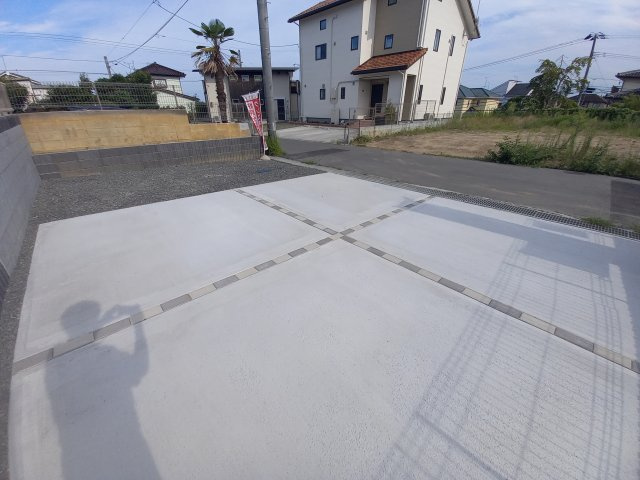 【いわき市錦町江栗1丁目／全5棟／1号棟】　生活応援プレゼントキャンペーン実施中！の駐車場|同施工　駐車場に車を止められます