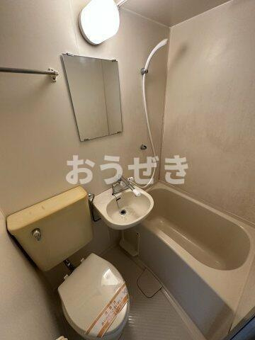 ウィンベルソロ横浜阪東橋１号館の浴室