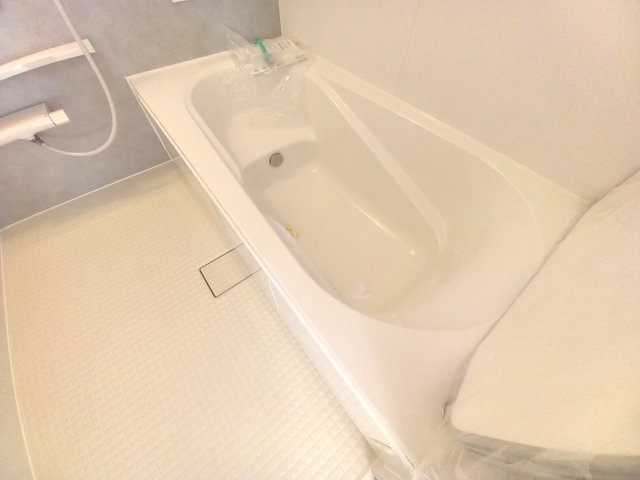 【いわき市江名北口第2　全4棟】　3号棟　プライベートに配慮した4LDK☆・。　の浴室|同施工◆ユニットバスの写真です◆　フルオート機能で、時間帯を気にせず、家族全員が暖かい湯船に浸かることができます。