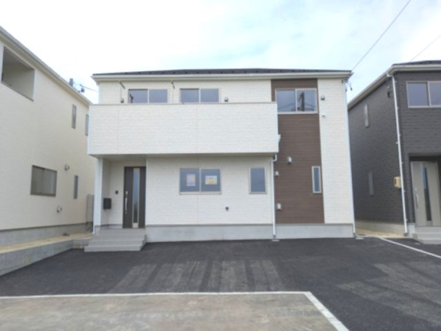 いわき市小名浜住吉　小名浜三小　 ご案内も即日ご対応可能☆の前面道路含む現地写真|◆外観の写真です◆　
ご家族の笑顔も溢れるおしゃれな新築建売住宅です♪
休日は家族みんなで夢のマイホーム探しに出かけてみませんか！

