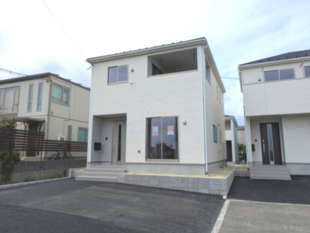いわき市小名浜住吉　小名浜三小　 ご案内も即日ご対応可能☆の前面道路含む現地写真|◆外観の写真です◆　
ご家族の笑顔も溢れるおしゃれな新築建売住宅です♪
休日は家族みんなで夢のマイホーム探しに出かけてみませんか！

