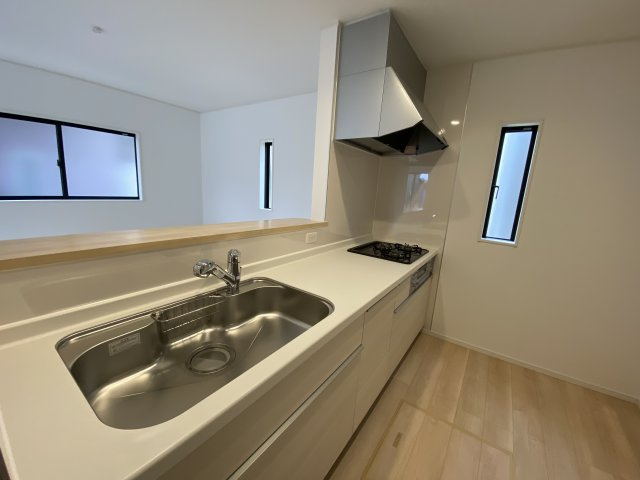 【いわき市郷ケ丘第9】　全２棟／2号棟　即日ご案内致します♪のキッチン|同施工■□■キッチンの写真です■□■　システムキッチンは見た目スッキリなのに収納力たっぷりです♪
