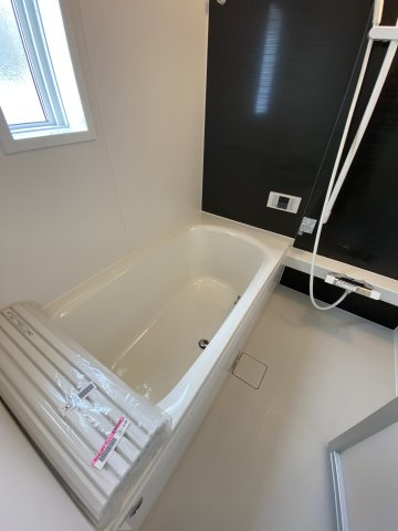 いわき市小名浜住吉　小名浜三小　 ご案内も即日ご対応可能☆の浴室|同施工■ユニットバスの写真です■□■　高断熱浴槽なので、温めたお湯の熱を逃がしにくくし、しっかり断熱してくれるので、入浴の時間帯がバラバラでも安心ですね♪