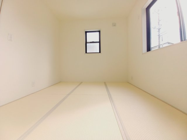 【いわき市久之浜第5】　ご予約受付中！お早めに！　デザイナーズ新築建売住宅☆の和室|同施工◆和室の写真です◆　お泊りに来た親戚や来客時、ちょっと横になりたい時にあると便利です♪　和の雰囲気が心を落ち着かせてくれますね♪