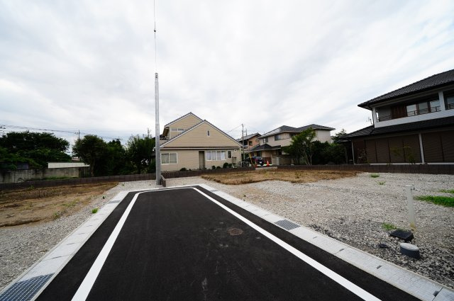 新築　前橋市岩神町第６　Livele Garden.S　1号棟の前面道路含む現地写真|現地写真　中央側5ｍ