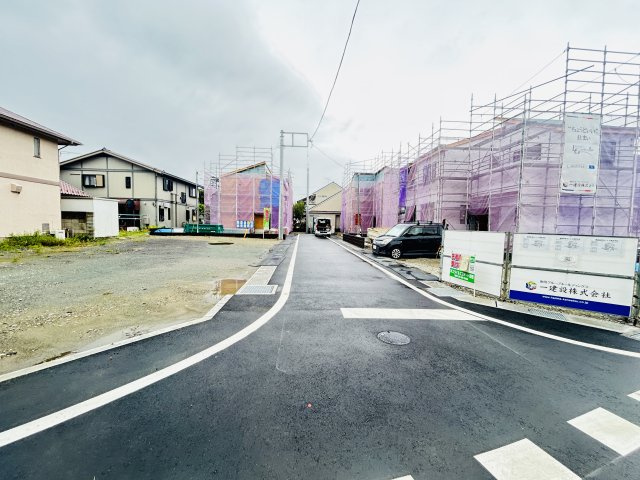 新築　前橋市岩神町第６　Livele Garden.S　1号棟の前面道路含む現地写真|現地写真　中央側5ｍ