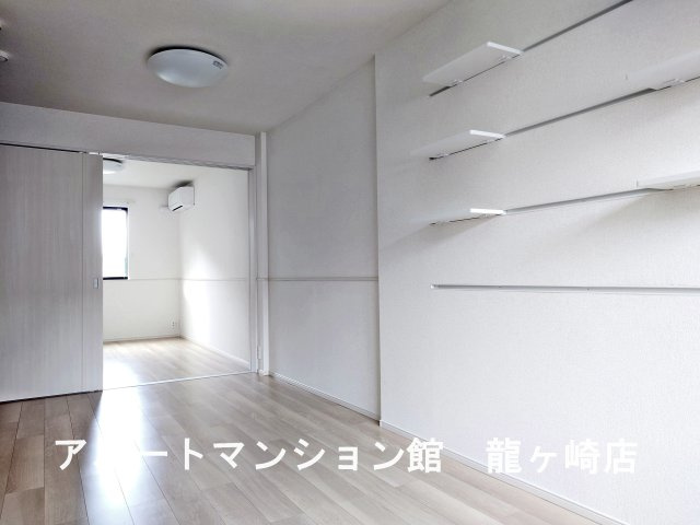 アンフィニアムールⅡの駐車場