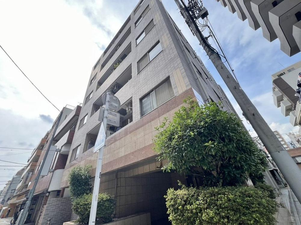 蔵前アムフラットの外観|浅草線「蔵前」駅徒歩５分！平成１４年築の耐震基準適合マンション、蔵前アムフラットは即日現地案内可能となっておりますので、お気軽にお問い合わせください！