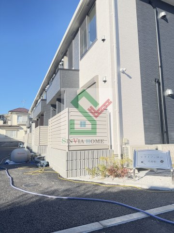 レヴメゾン神山弐番館のエントランス