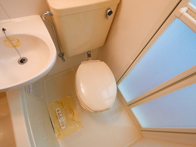 シャンポール 山添のトイレ|清潔感のあるトイレです