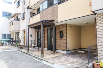 【駐車場】 | 東成区東今里１丁目　一戸建 | カーポートがあります♪